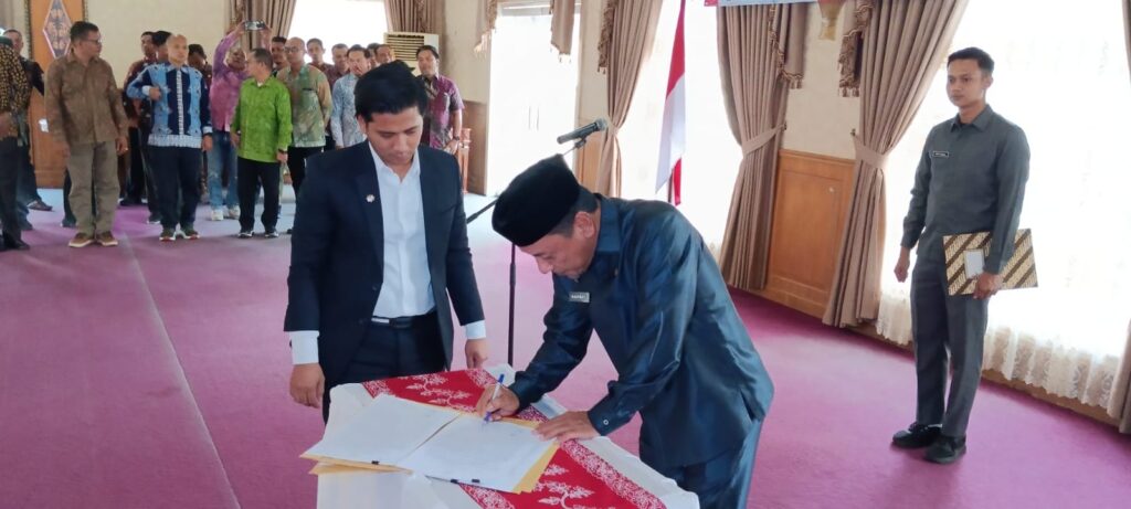 Sekretaris Daerah Tanjung Jabung Timur Melantik 16 Pejabat Administrator, Pengawas, dan Fungsional Tertentu