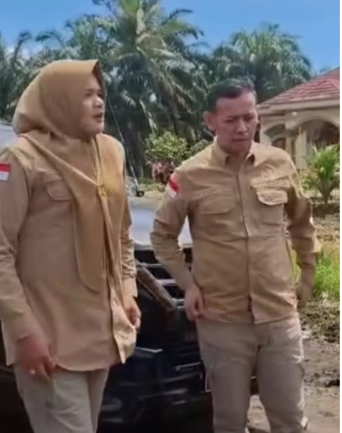 Bupati dan Wakil Bupati Tanjab Timur Dampingi Gubernur Jambi Meninjau Jalan Rusak Parah di Desa Lambur